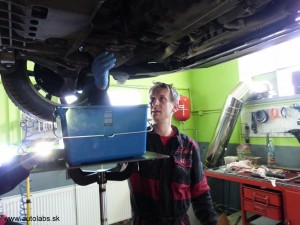 volkswagen passat 2009 výmena oleja v automatickej prevodovke a filtra